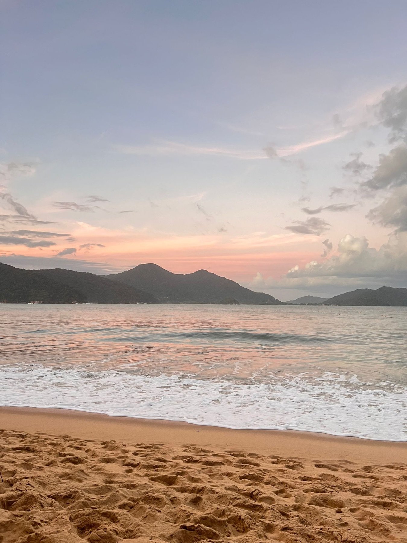 Praia Vermelha do Sul ao entardecer